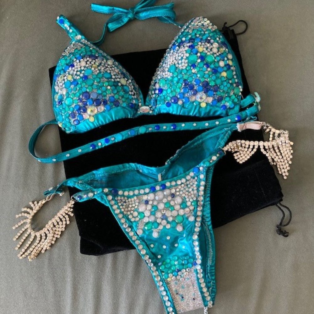 Women's bikini competition suit